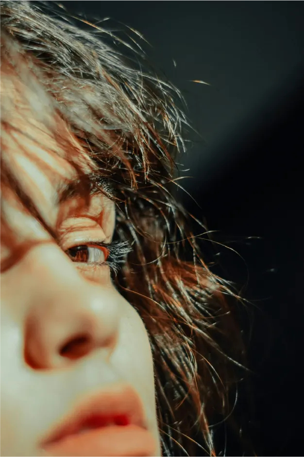 髪の動きがあなたの表情に変化をくれる。