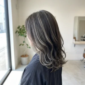 ハイライトアッシュカラー