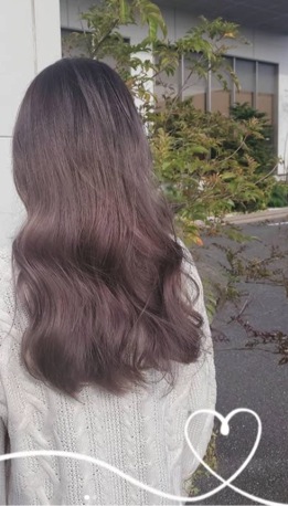 オリーブベージュ
