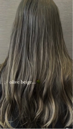 オリーブベージュ ヘアカラー ブリーチ